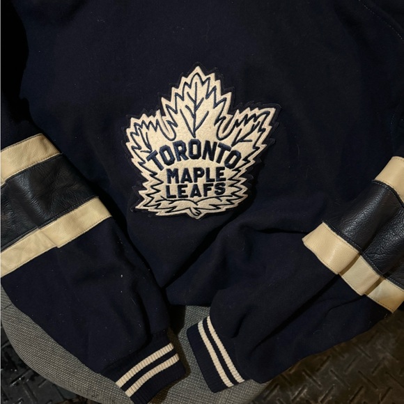 Vintage Roger Edward's Toronto Maple Leafs jacket - Picture 5 of 6